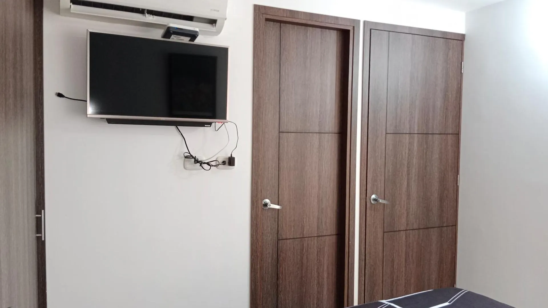 Апартаменты 805-3 Depa Al Sur Elevador Parqueo Aa Balcon Pool Кали Колумбия